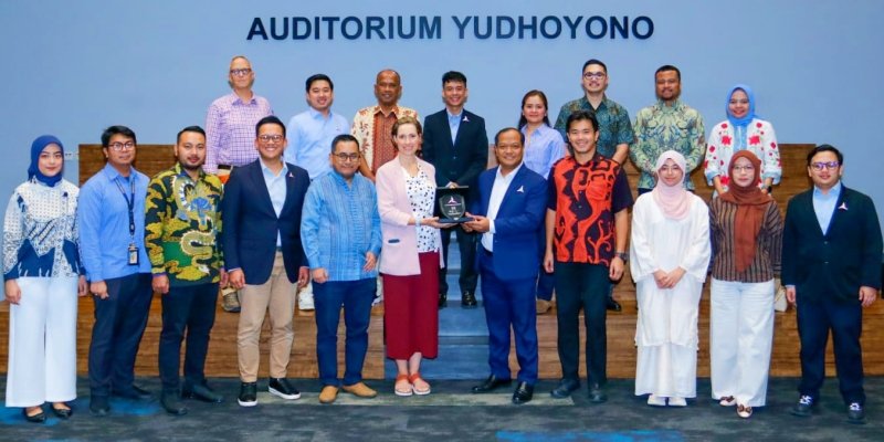 Kegiatan Badan Riset dan Inovasi Strategis Partai Demokrat bersama delegasi International Republican Institute